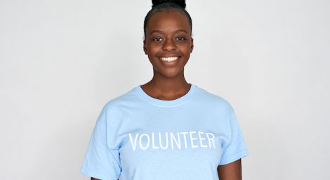 Woman in volunteer t'shire